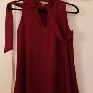 Sleeveless v-neck top